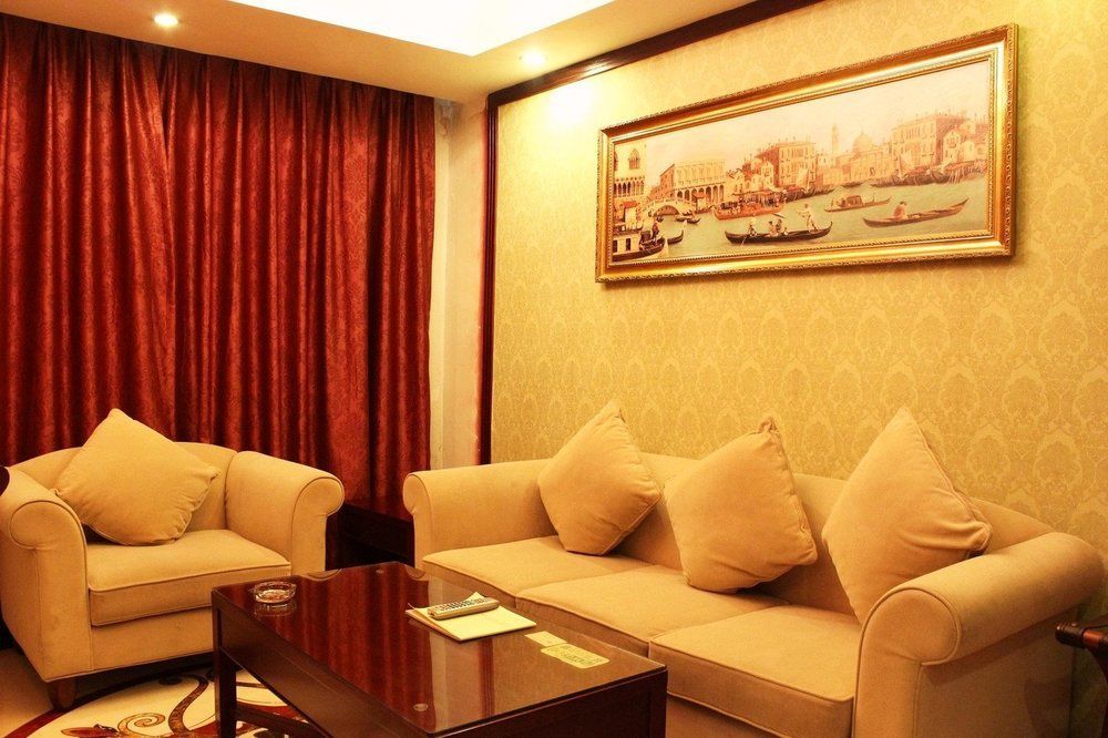 Vienna Hotel Shenzhen Railway Station Kültér fotó