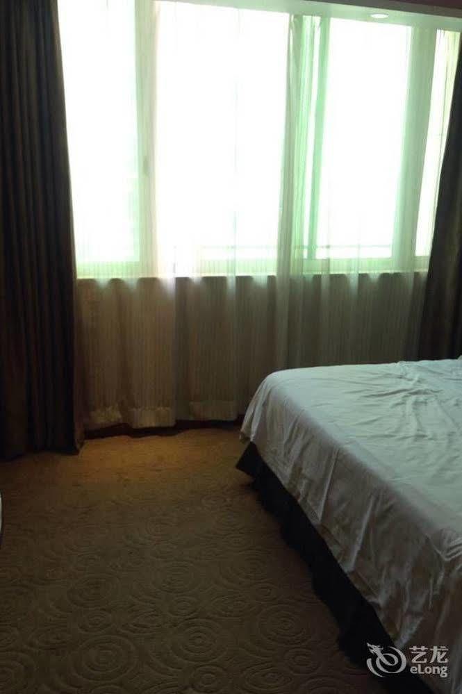 Vienna Hotel Shenzhen Railway Station Kültér fotó